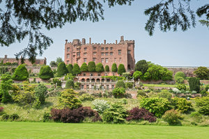 Yr Hen Stablau Powis Castle